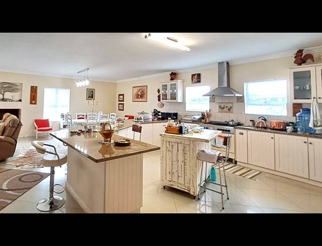 4 BEDROOM HOUSE FOR SALE IN PORT OWEN